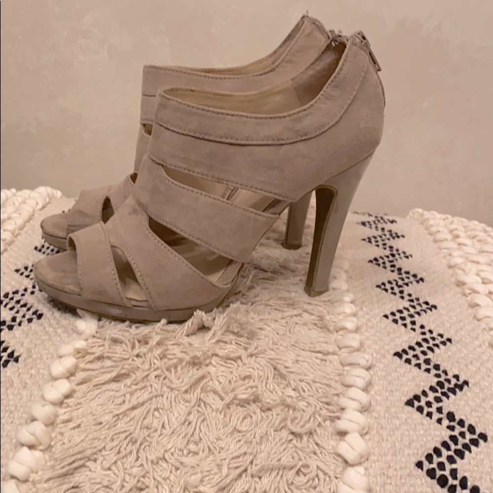 Nine West Tan Heel Sandals Size 6.5